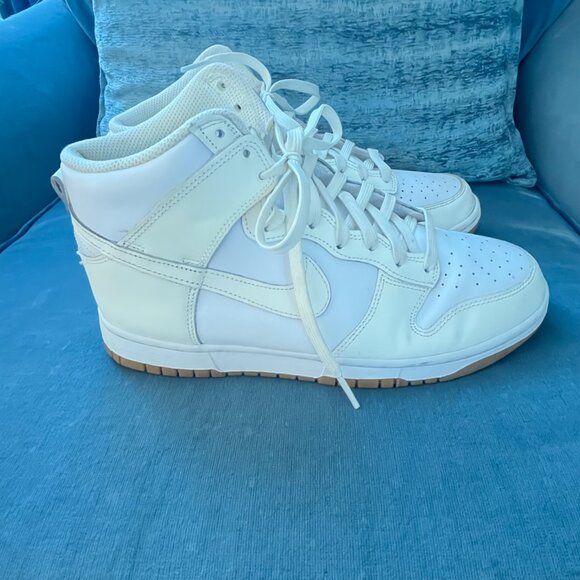 Nike Dunks High in Cream - Picture 5 of 7